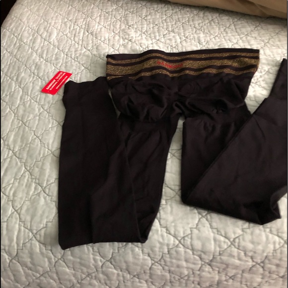 Compression Leggings - Picture 2 of 3